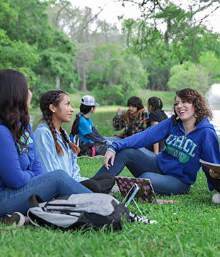 UHCL Alums Pledge $1 Million for Scholarships